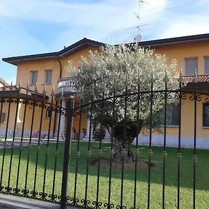 One M Bed & Breakfast Borgarello
